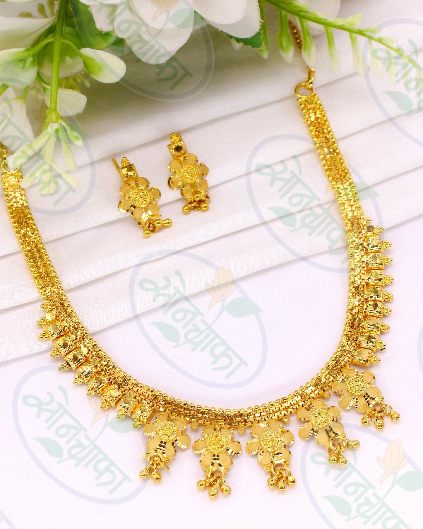 FLORAL GOLD PLATED NECKLACE