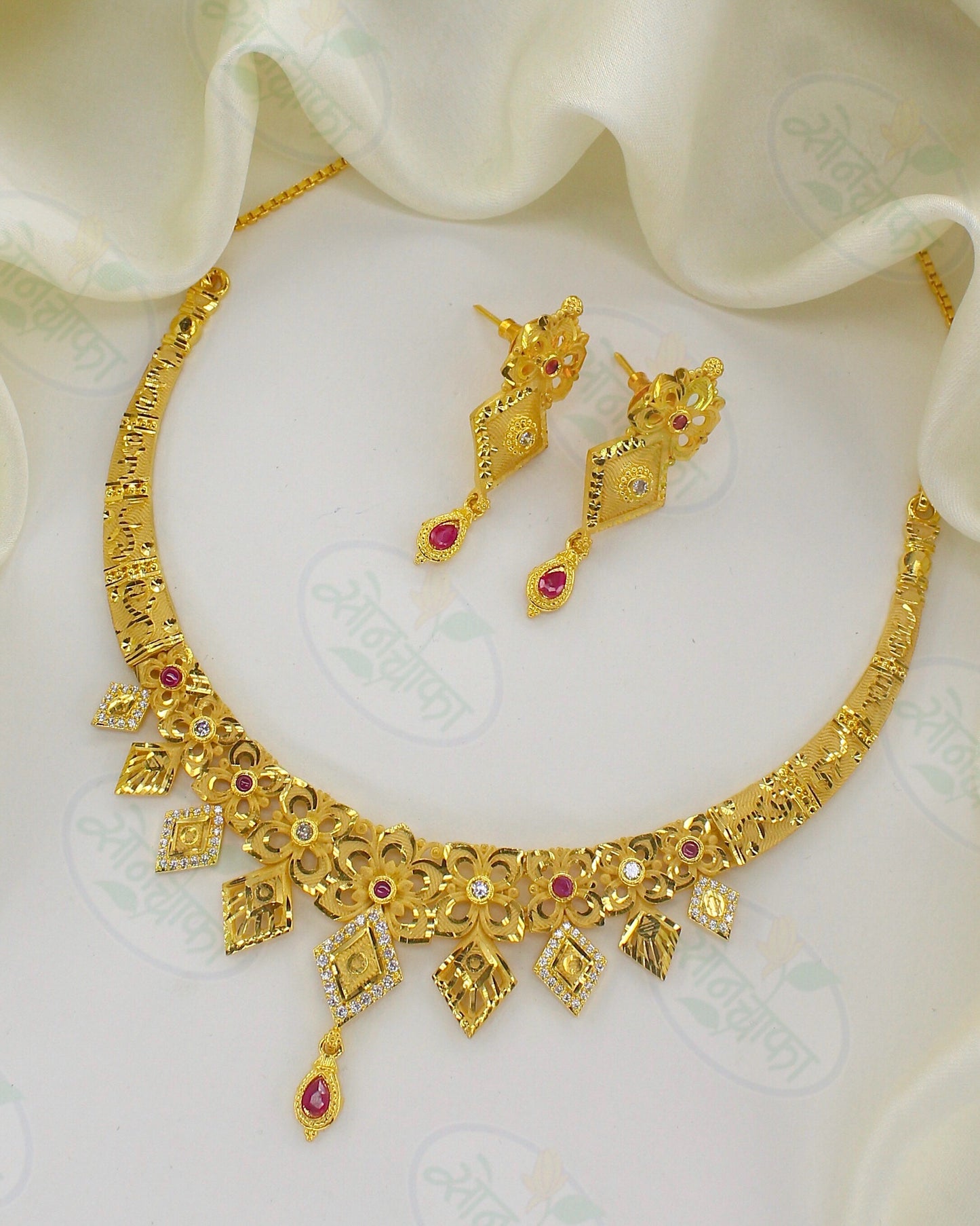 MINAKARI GOLD PLATED NECKLACE