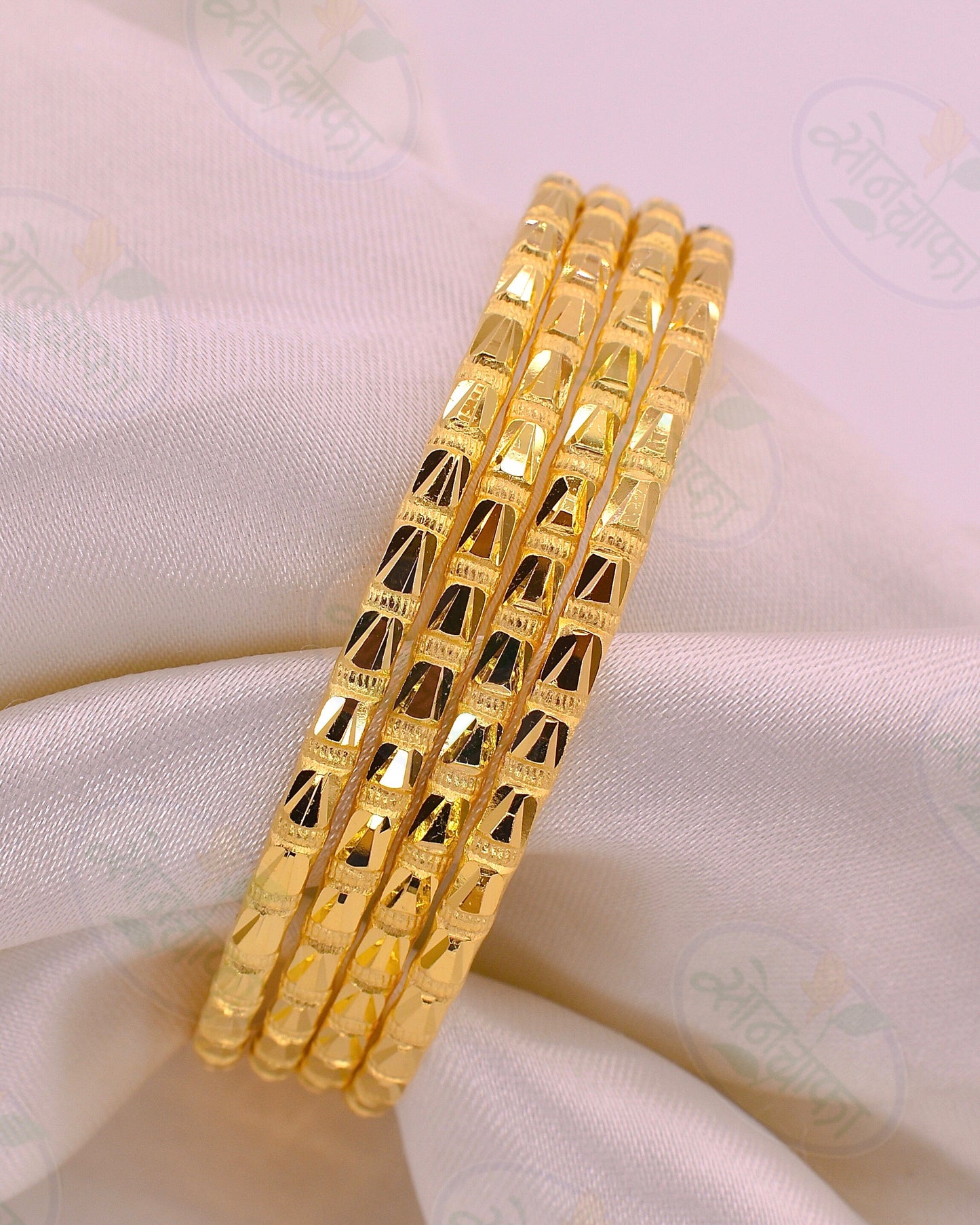 TRADITIONAL 4 PC BANGLES