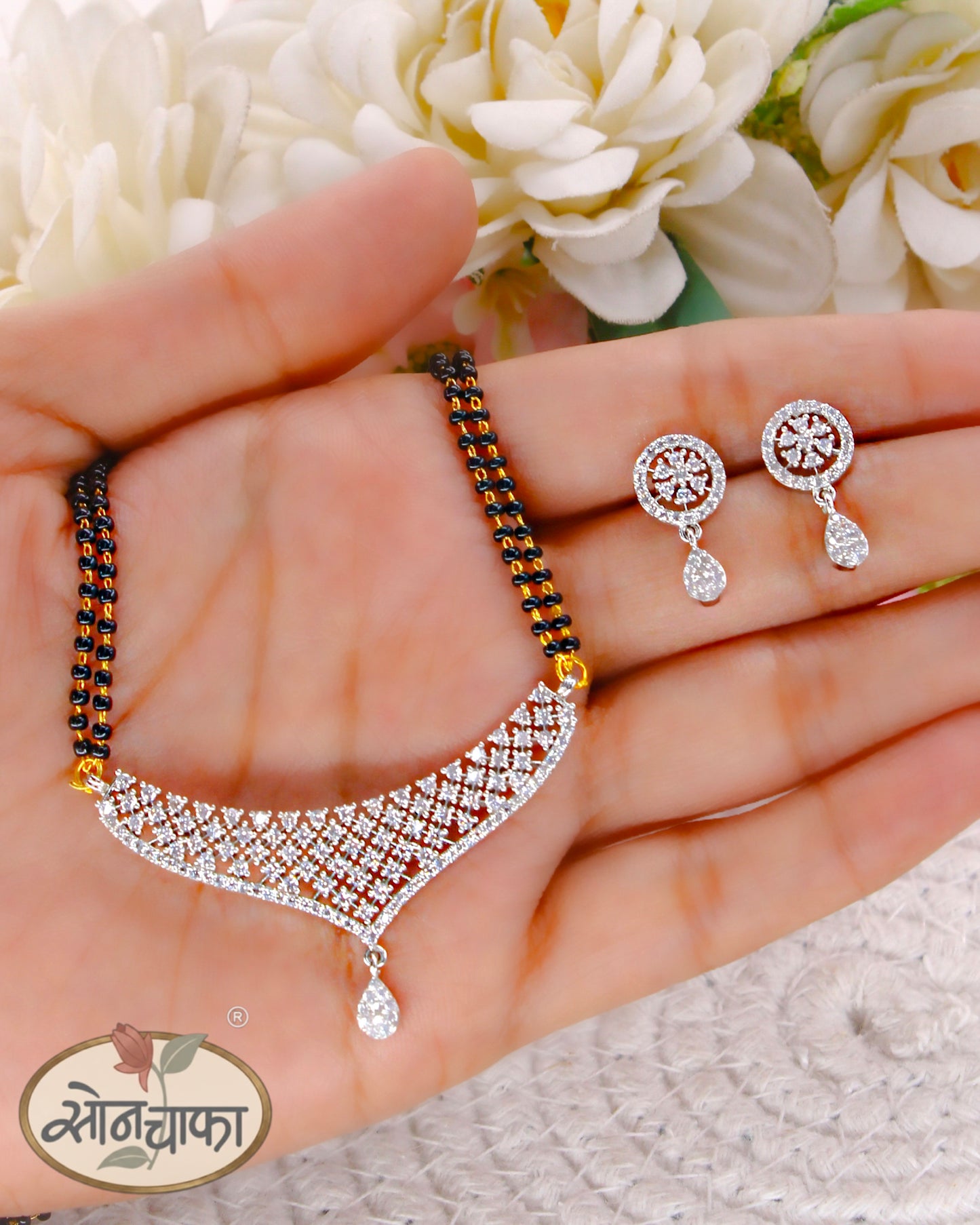 SPARKLING FLORAL DIAMOND MANGALSUTRA