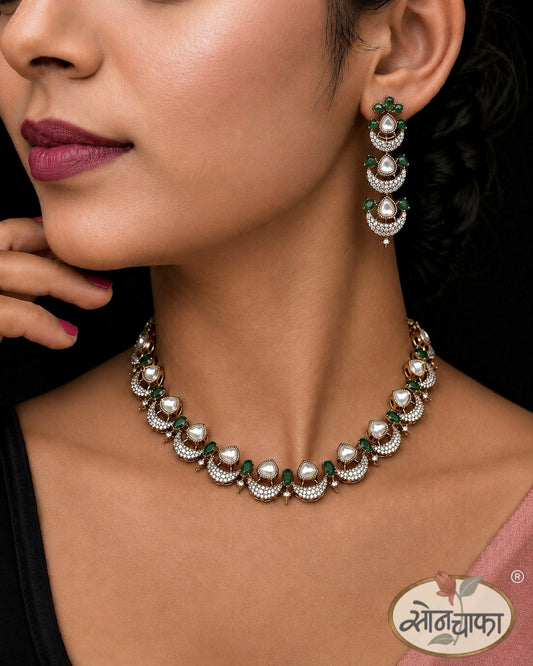 EMERALD  CHANDRIKA NECKLACE