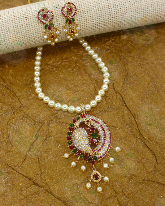 GRACEFUL DESIGNER NECKLACE