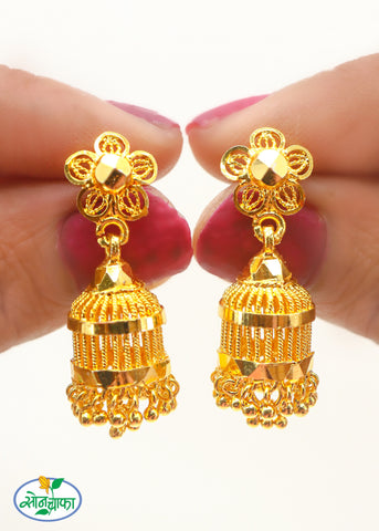 CHIC & DAINTY GOLDEN JHUMKI EARRINGS