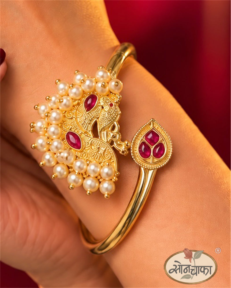 DESIGNER PEACOCK KADA