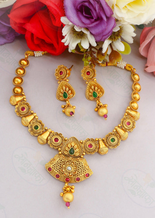 GRACEFUL RAJWADI NECKLACE