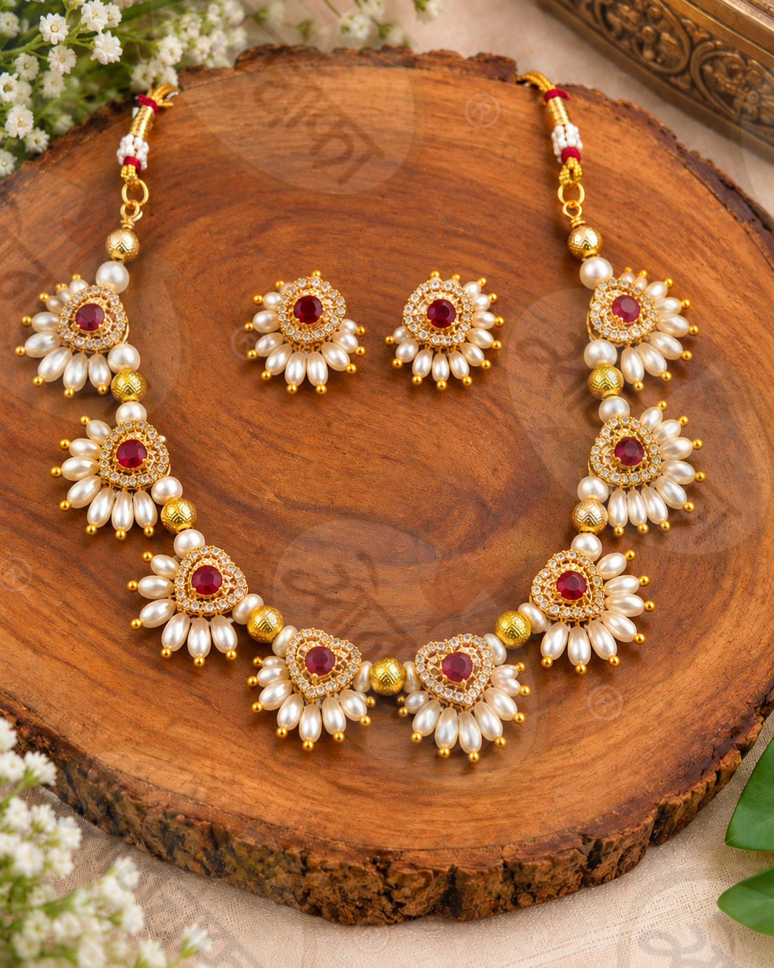 ELEGANT FORAL PEARL NECKLACE