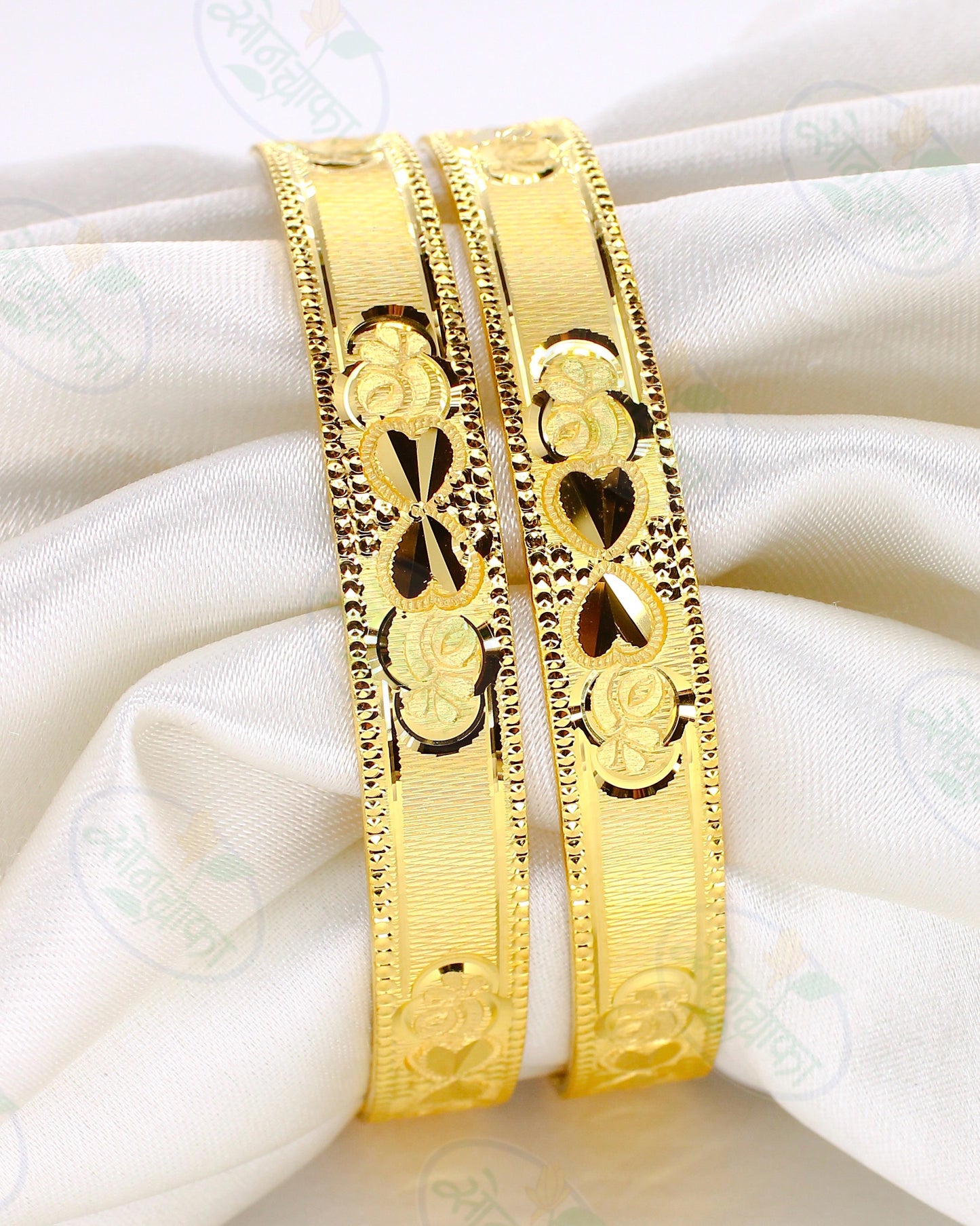 ENTICING GOLD PLATED BANGLES