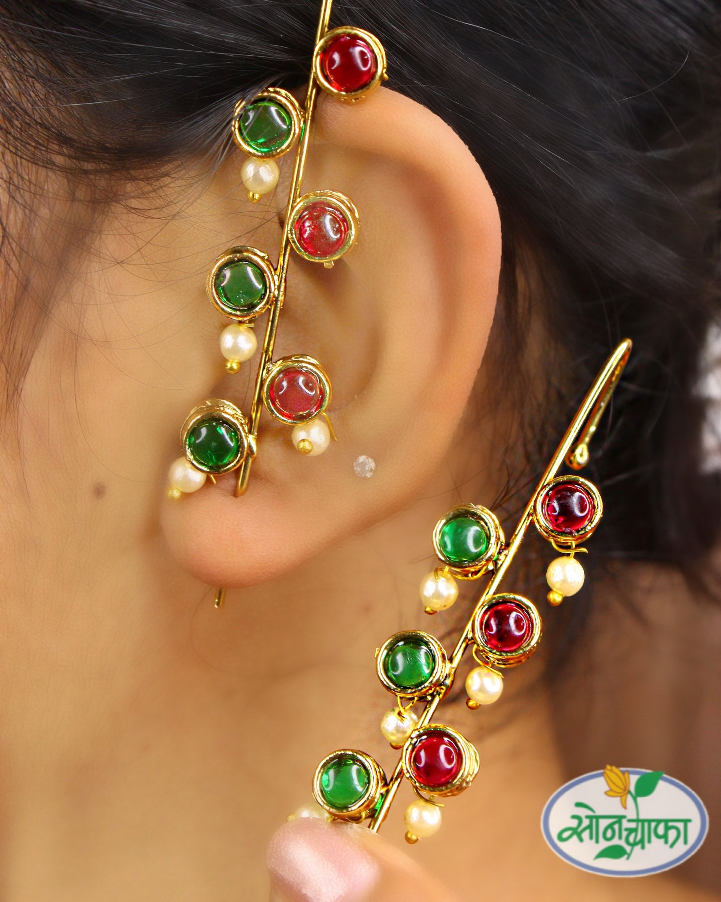 BRILLIANT MOTI EAR-CUFF