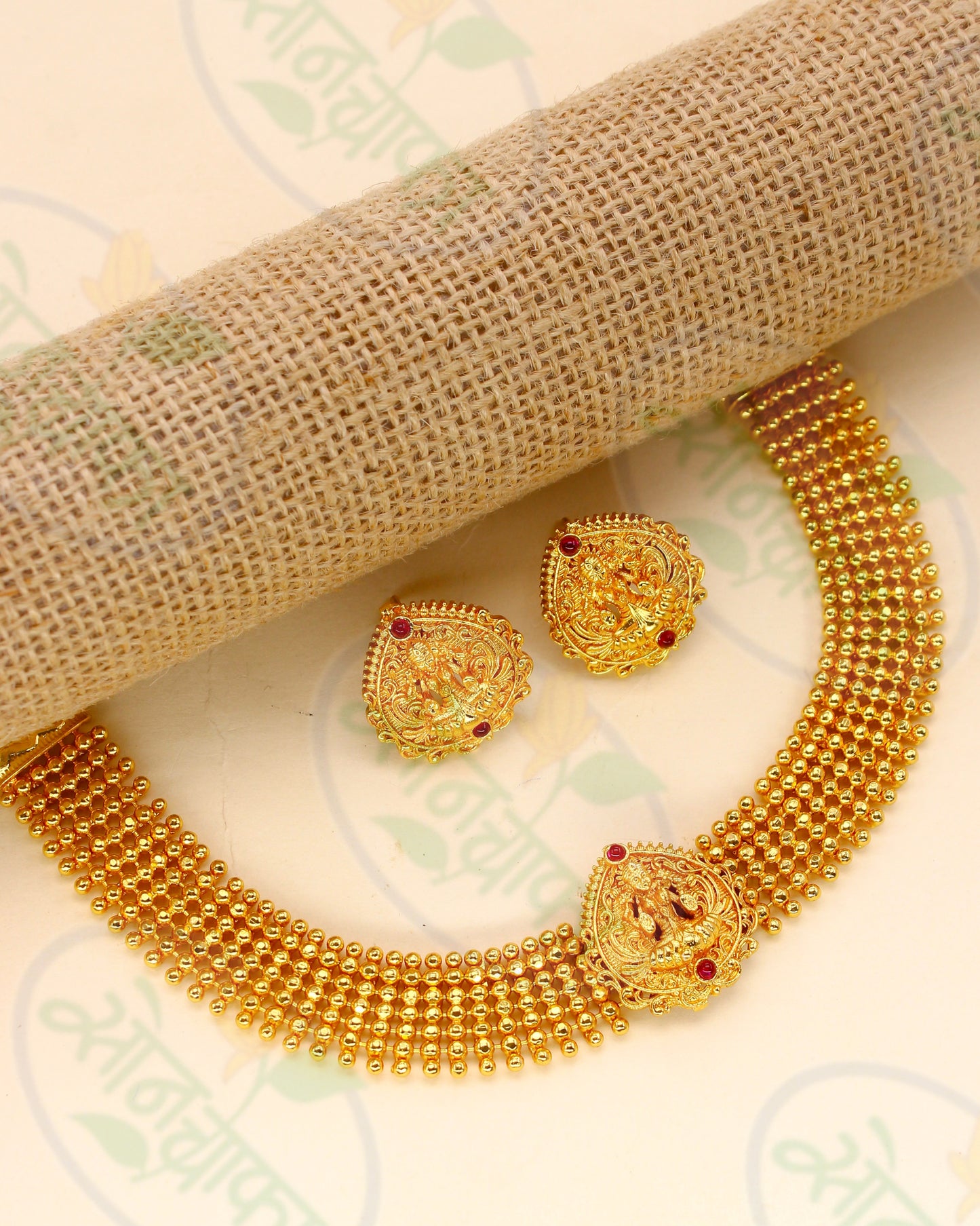 TEMPLE DESIGNER CHOKER