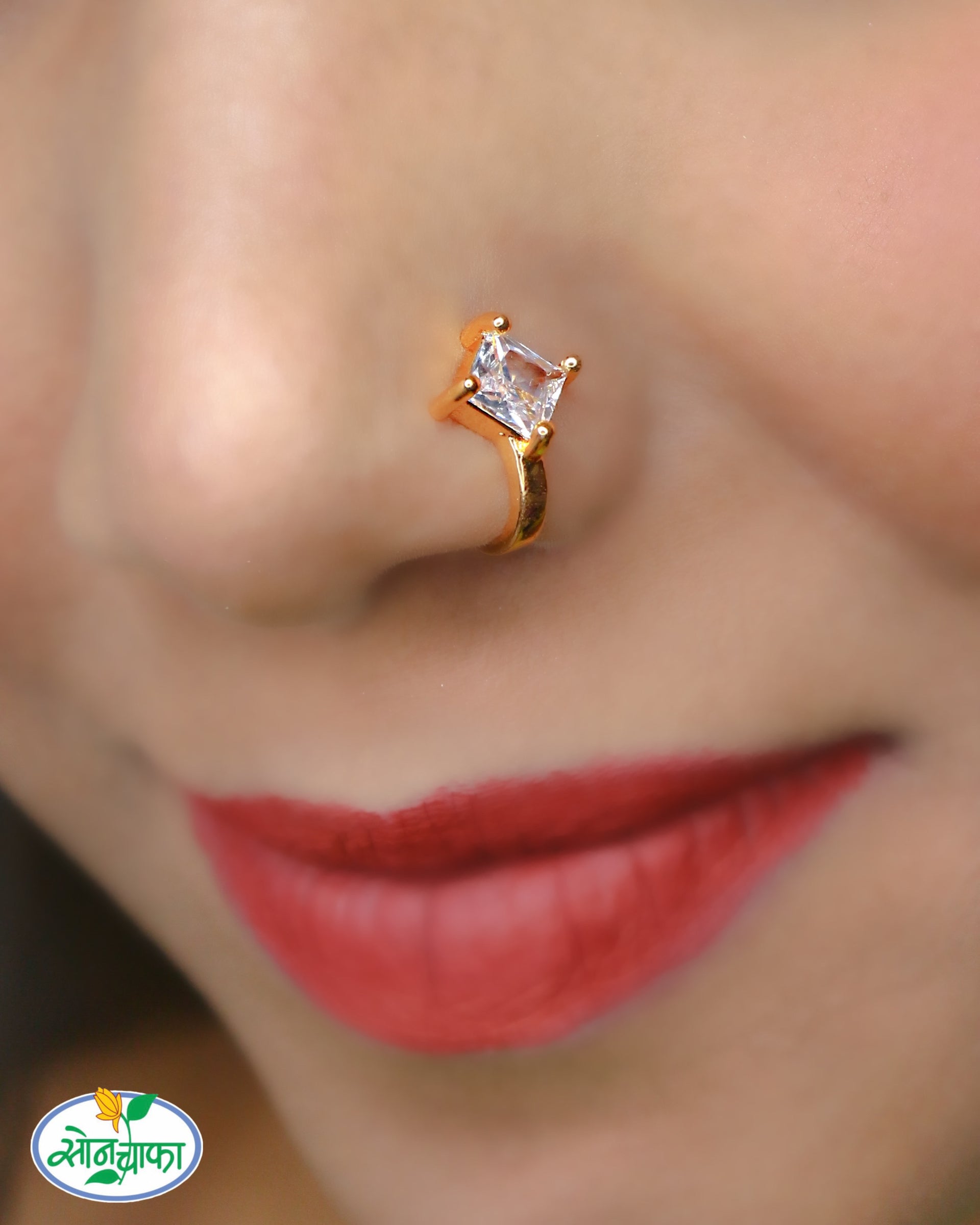 STYLISED SQUARE DIAMOND NOSE-PIN