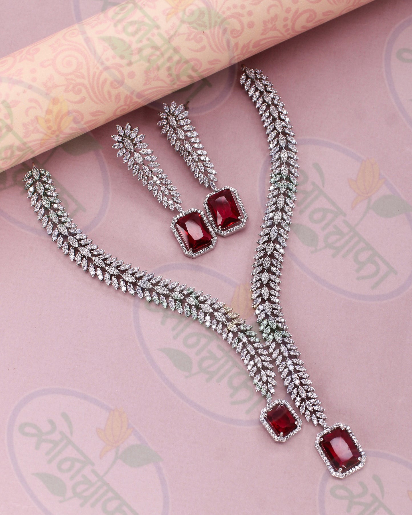 DESIGNER DIAMOND NECKLACE SET
