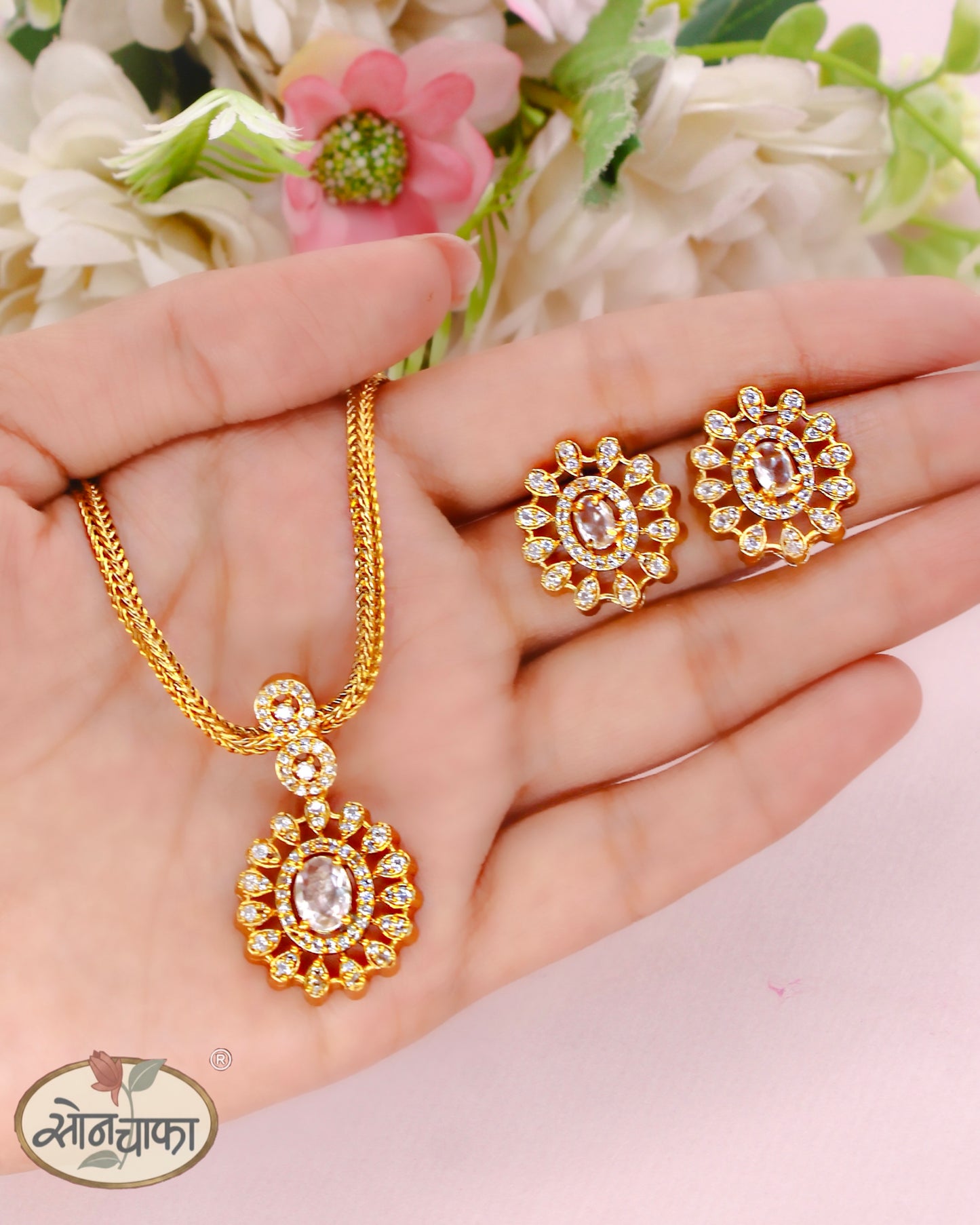 GLOSSY ANTIQUE NECKLACE