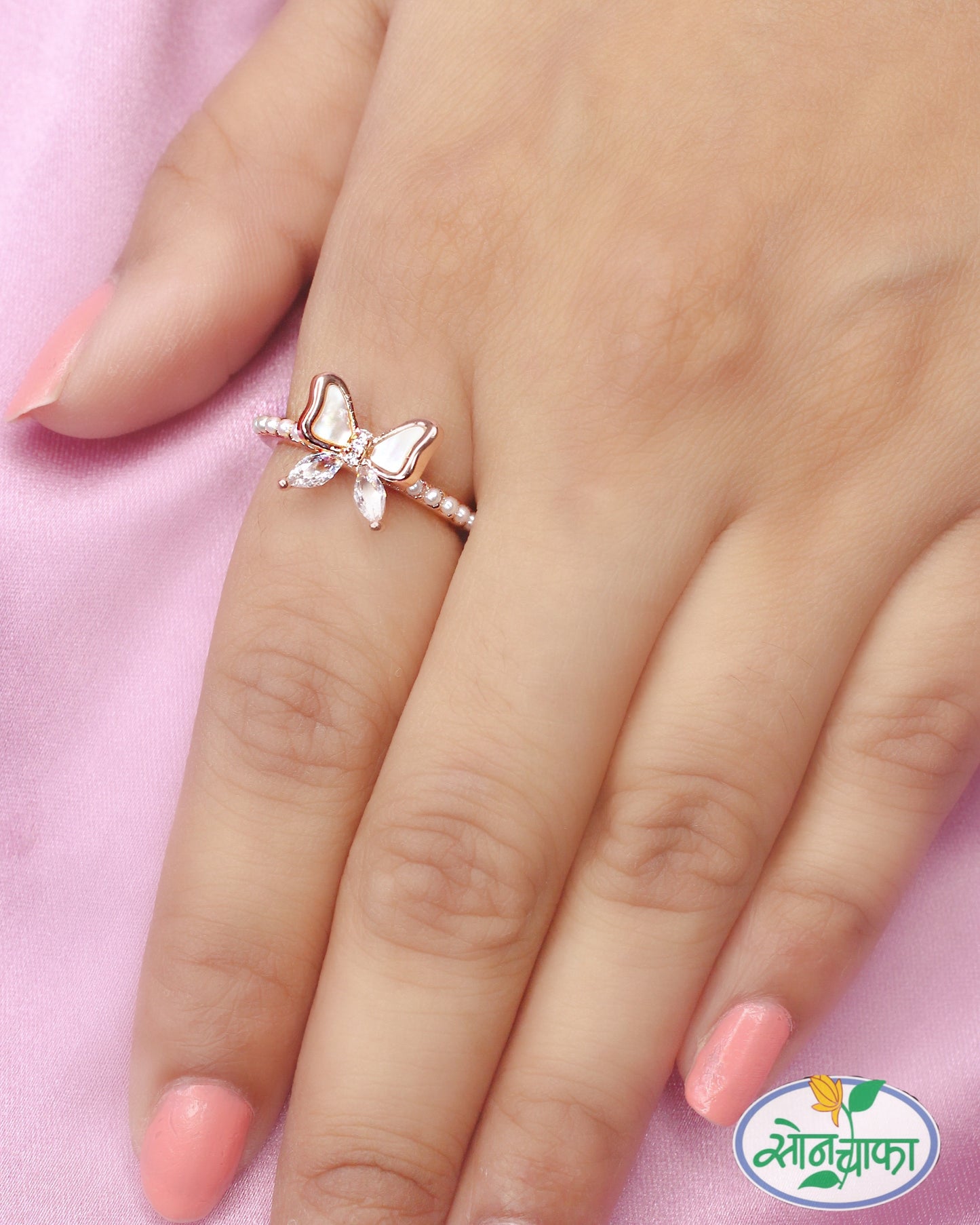 STUNNING BUTTERFLY DIAMOND RING