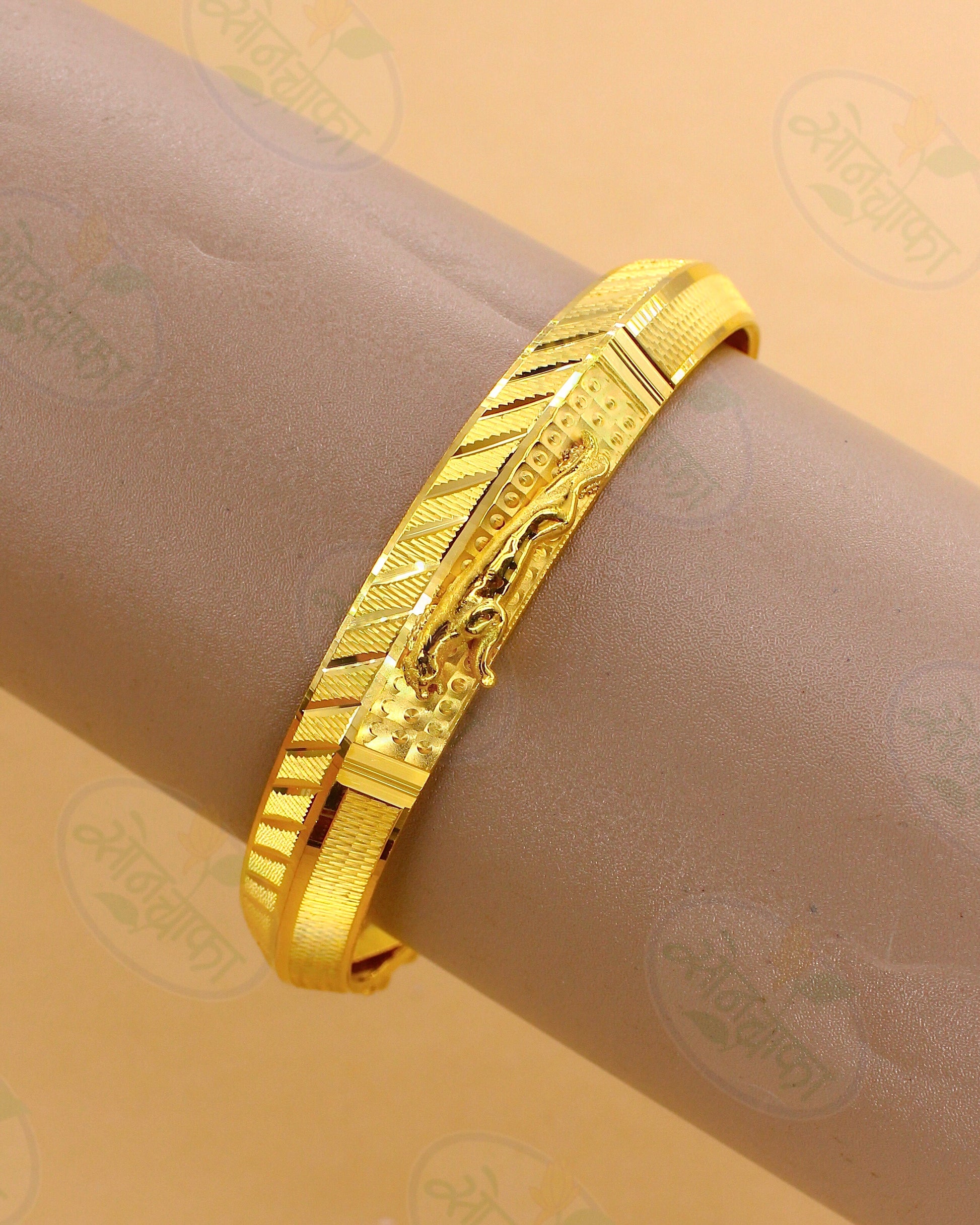 UNIQUELY DESIGNED MEN'S KADA – Sonchafa - Main Image