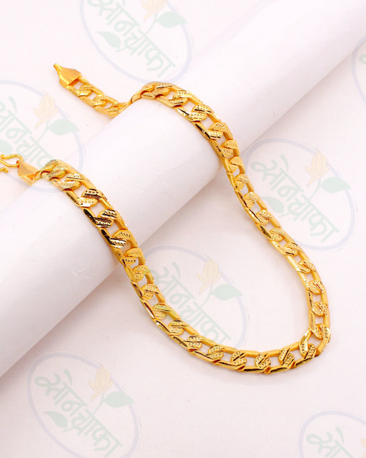 TRENDY DESIGNER GOLDEN CHAIN