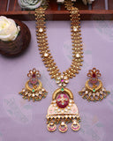 CHIC & DAINTY KUNDAN NECKLACE