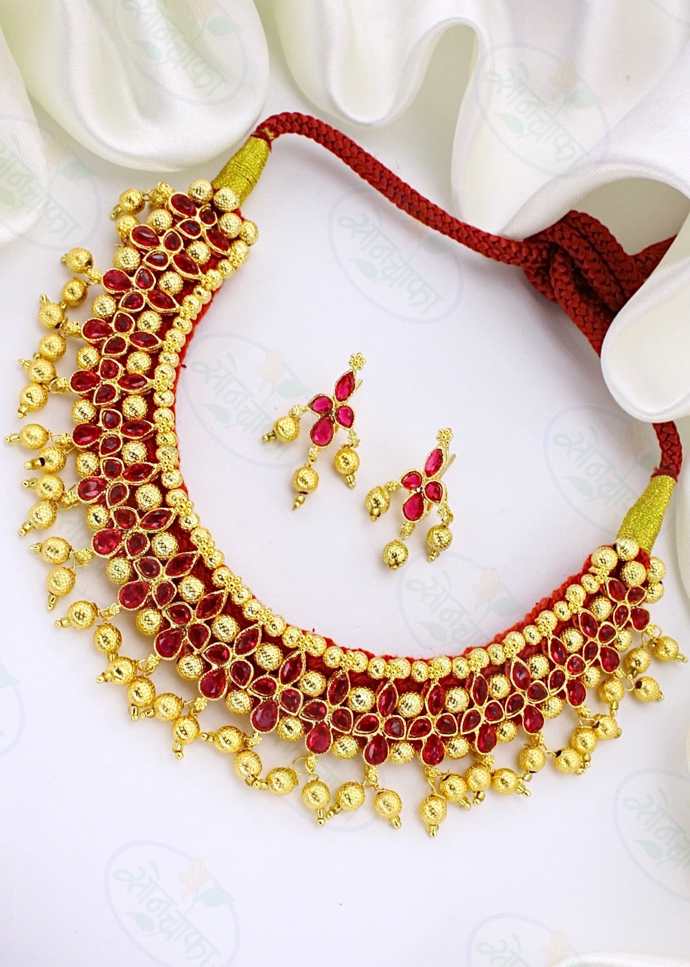 IMPRESSIVE MALHAR NECKLACE