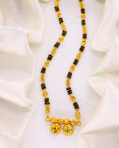 GRACEFUL GOLD PLATED WATI PENDANT MANGALSUTRA