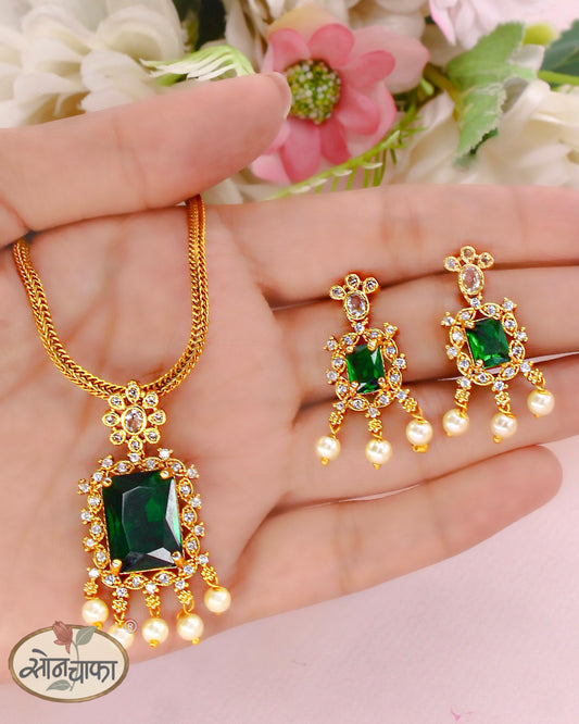 GRACEFUL DESIGNER NECKLACE