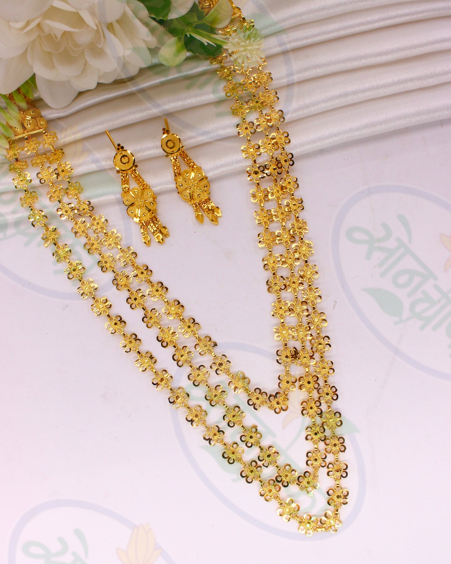 SPLENDID FLORAL GOLDEN NECKLACE