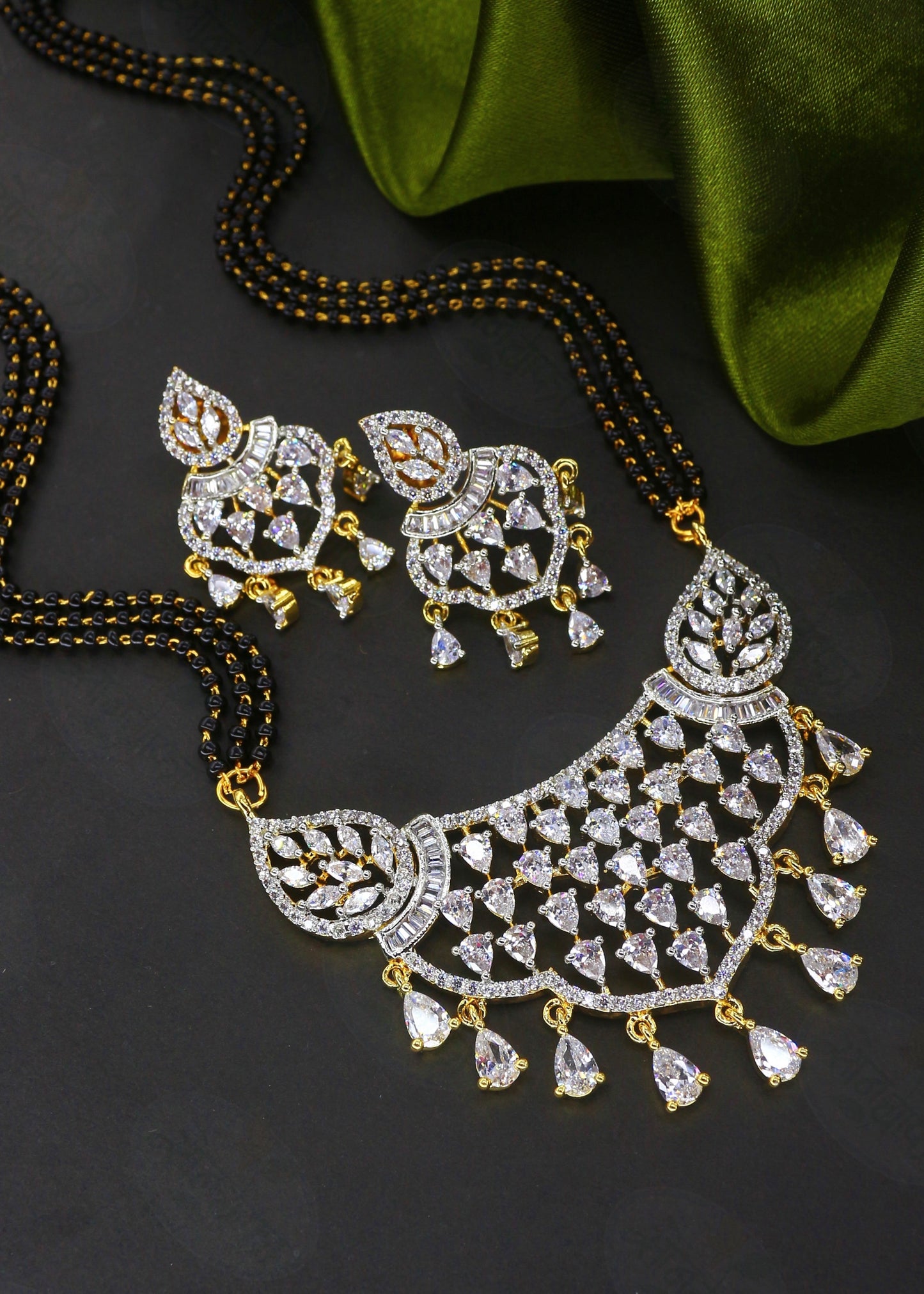 IMPRESSIVE DIAMOND MANGALSUTRA