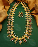 CLASSIC MOTI NECKLACE