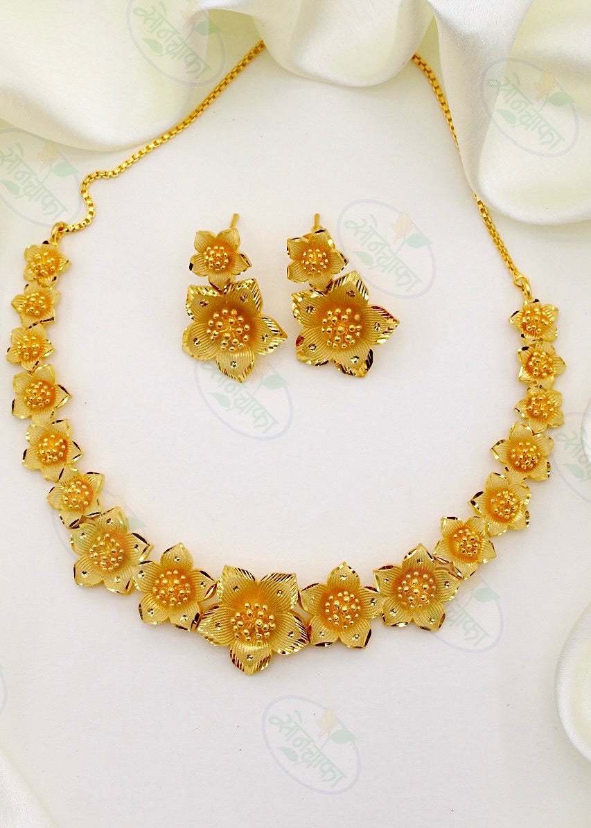 GORGEOUS BLOSSOM DESIGNER GOLDEN NECKLACE