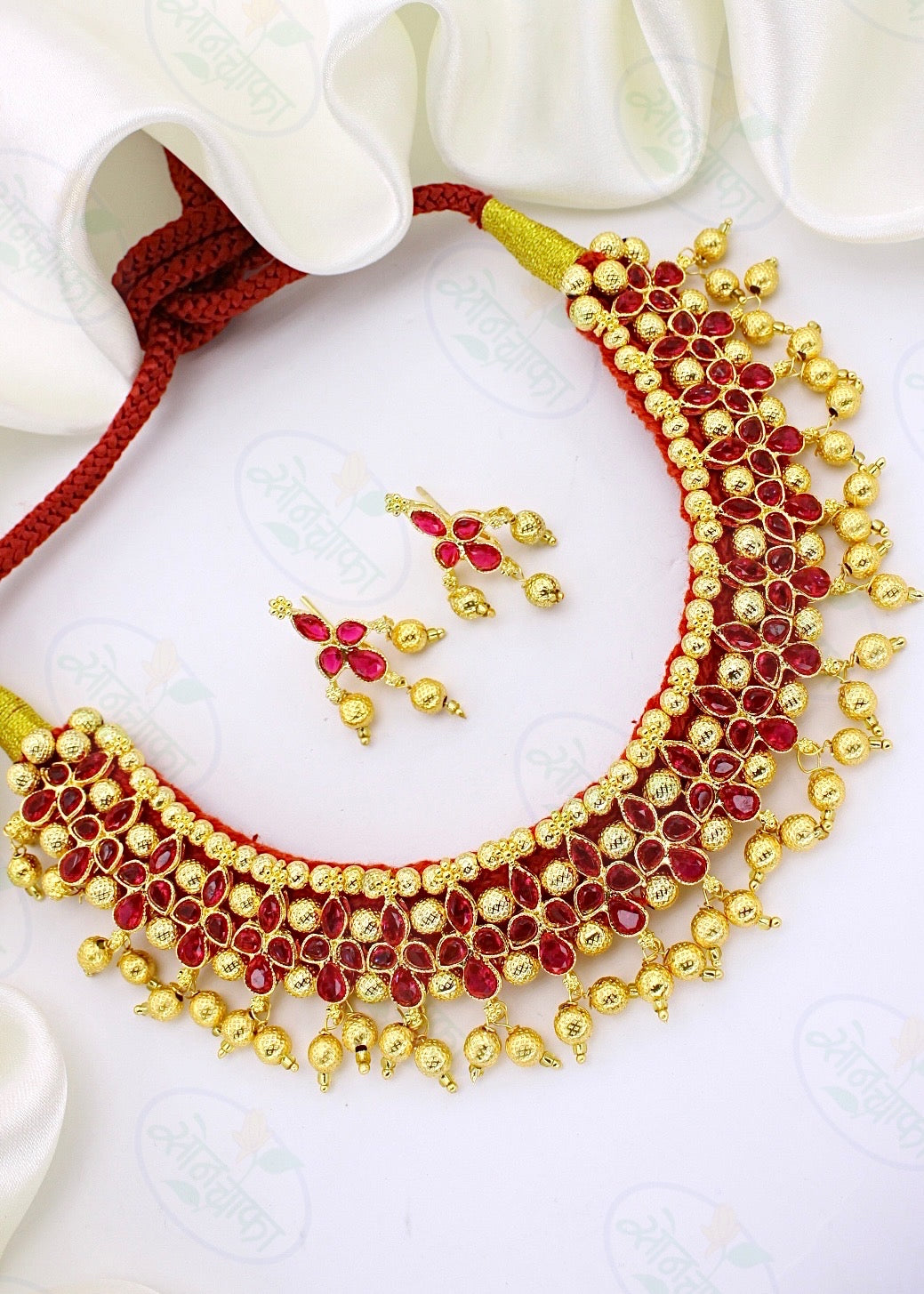 IMPRESSIVE MALHAR NECKLACE