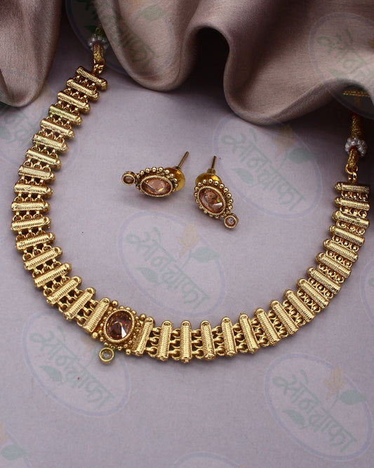 CLASSIC PEACH STONE NECKLACE