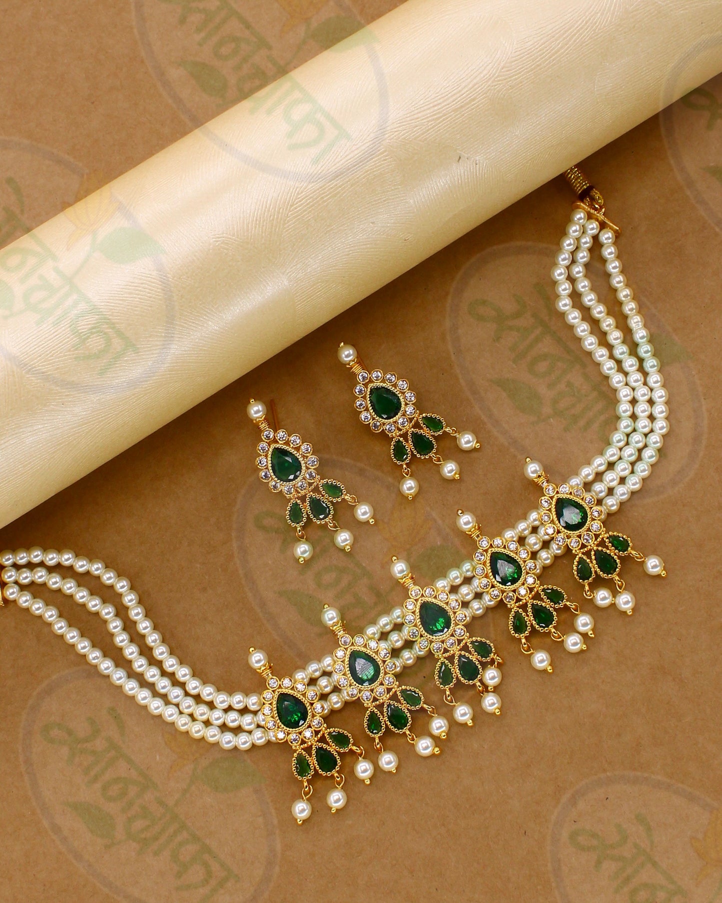 CLASSY DROPLET NECKLACE