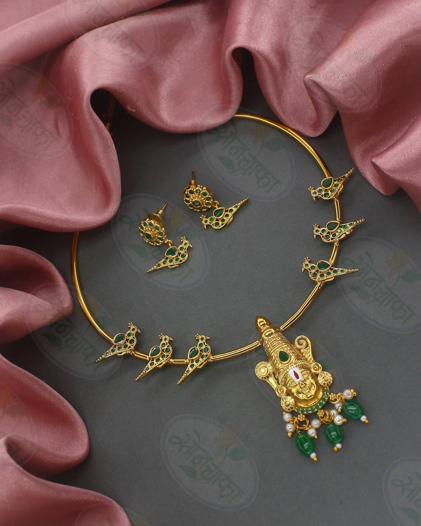 STUNNING ANTIQUE NECKLACE