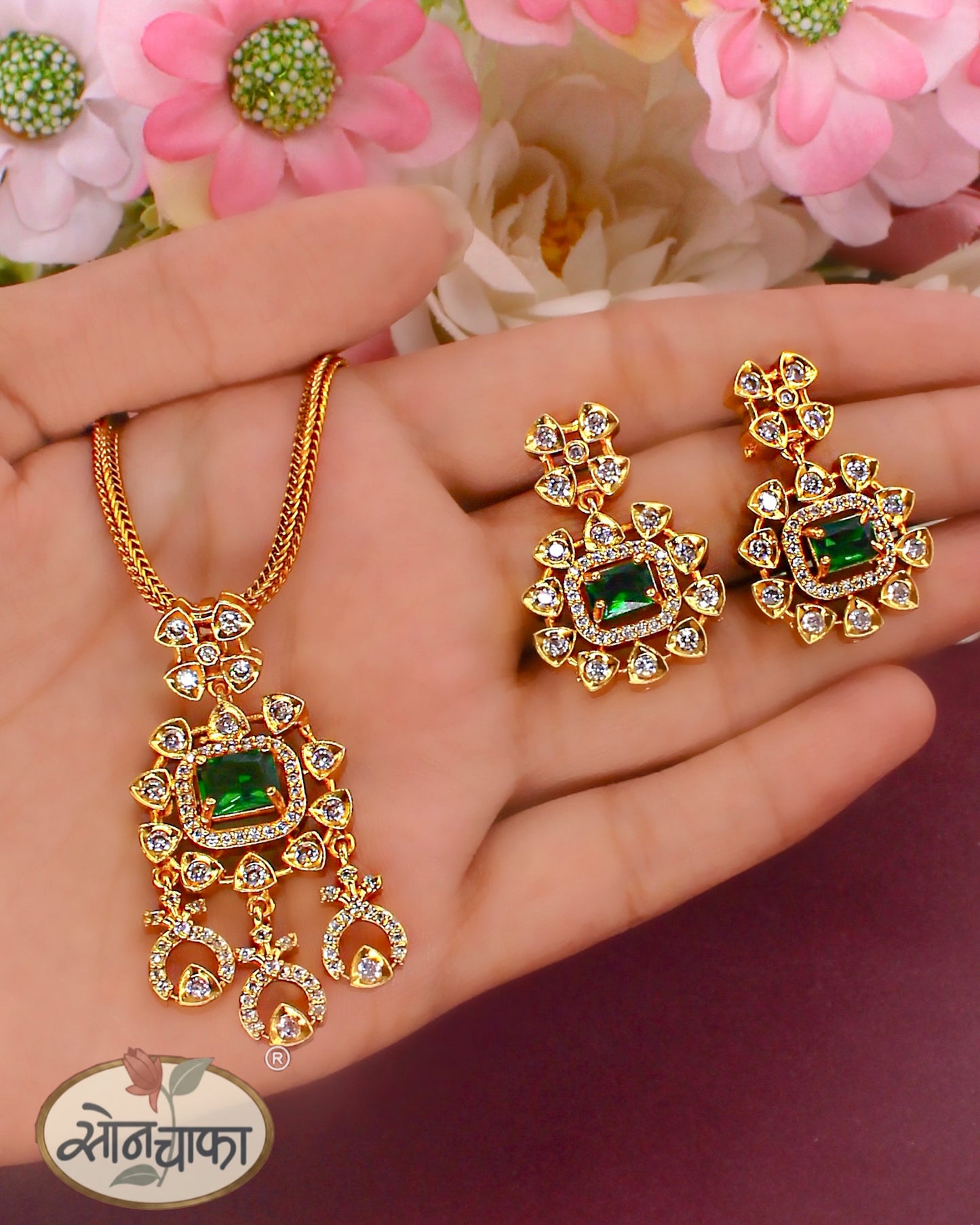 TRADITIONAL ANTIQUE NECKLACE