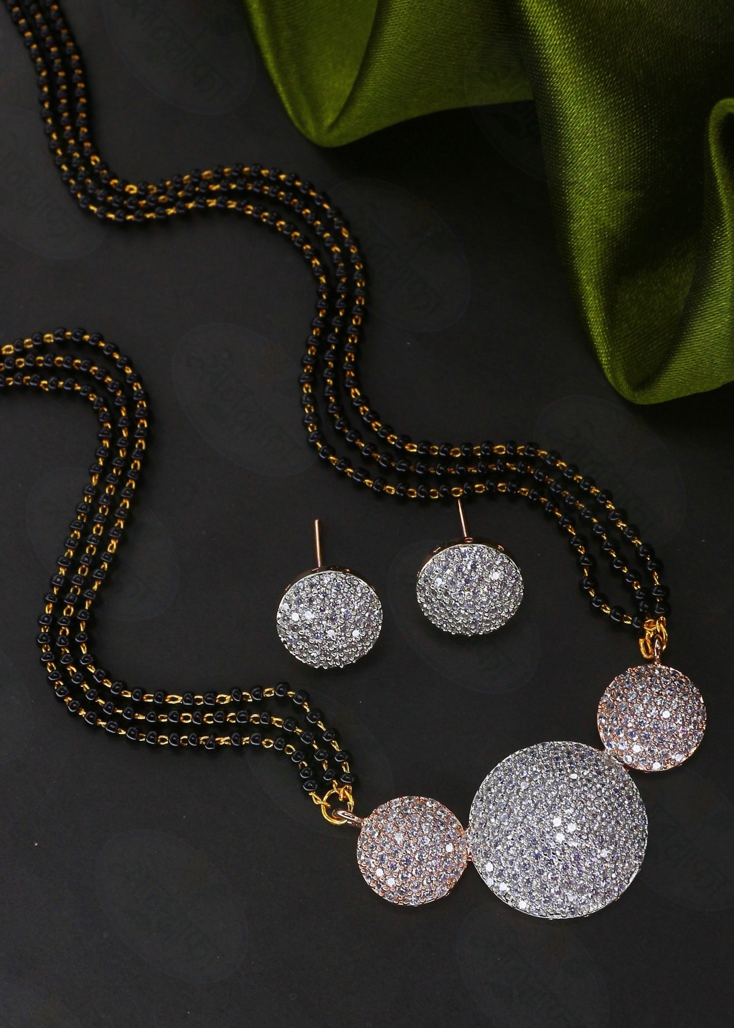 GLEAMING DIA MANGALSUTRA