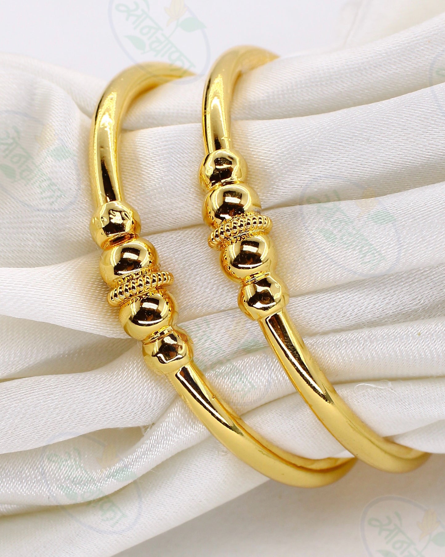 CLASSY GOLDEN BABY BANGLES