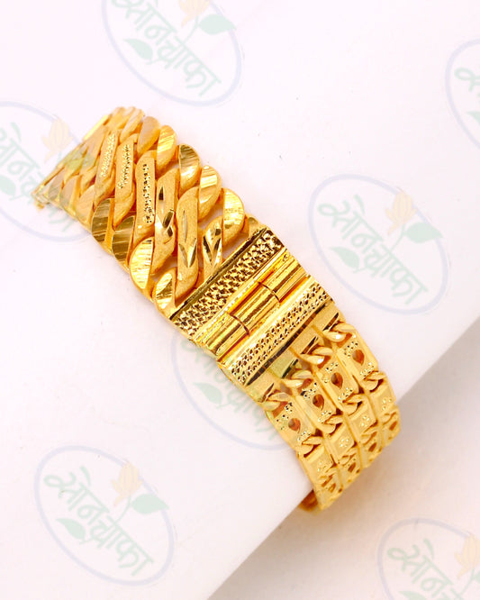 GLAMOROUS GOLD PLATED BRACELATE
