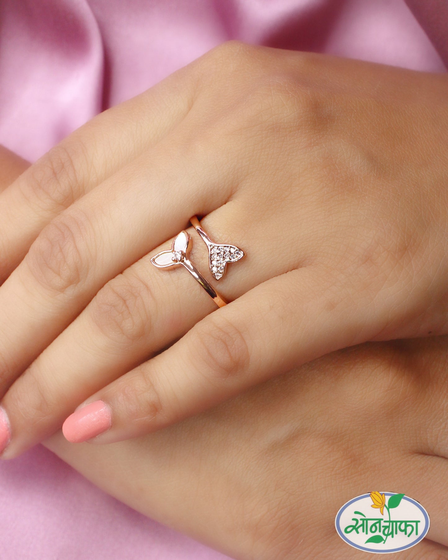 FANCY LEAF DIAMOND RING