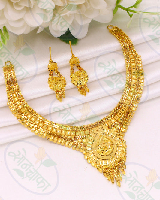 RANI HAAR WITH DESIGNER PENDANT