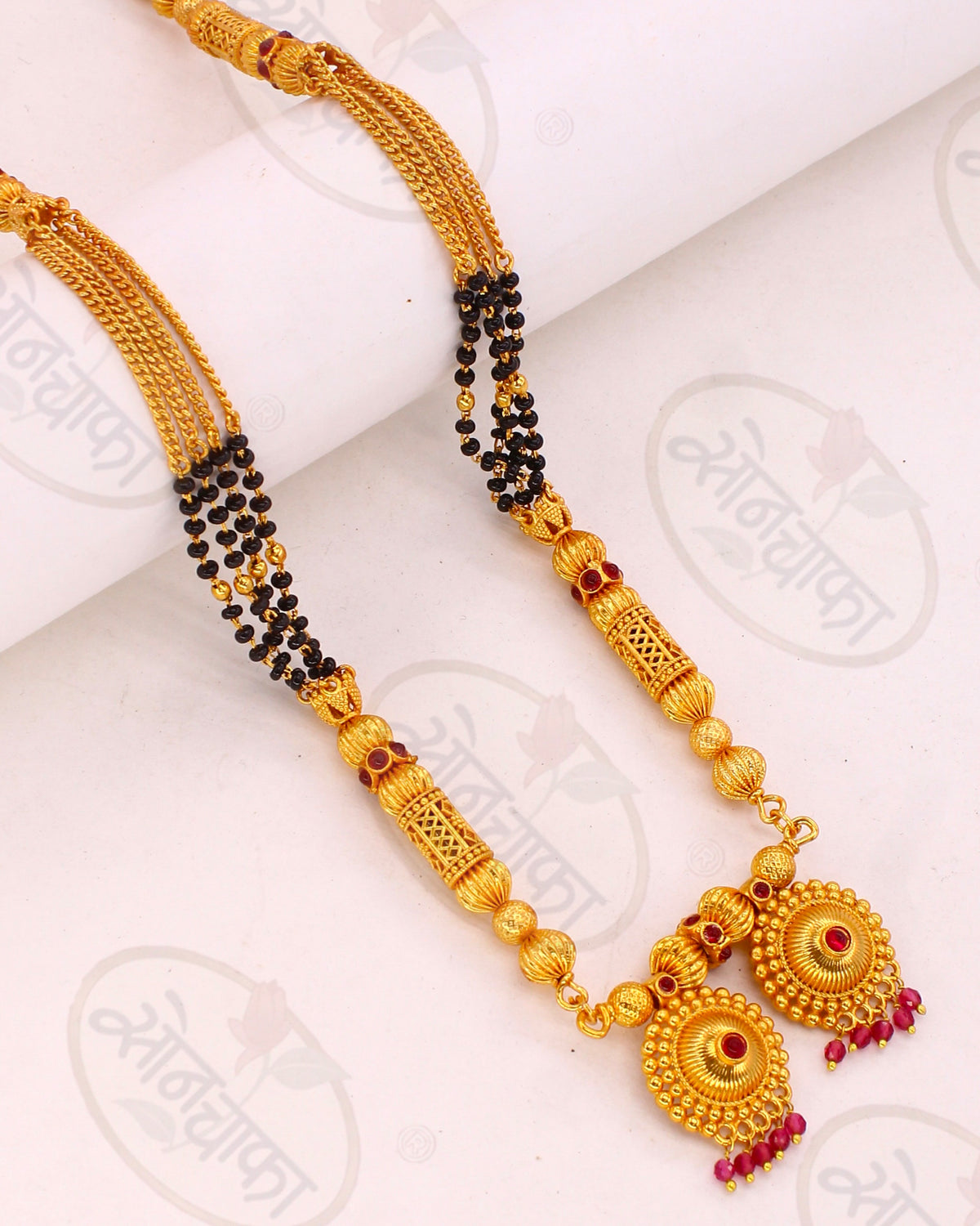 PRETTY WATI PENDANT MANGALSUTRA