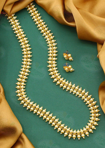 ENTHRALL MOTI NECKLACE
