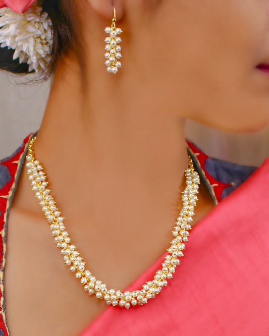 GLORIOUS PEARL NECKLACE