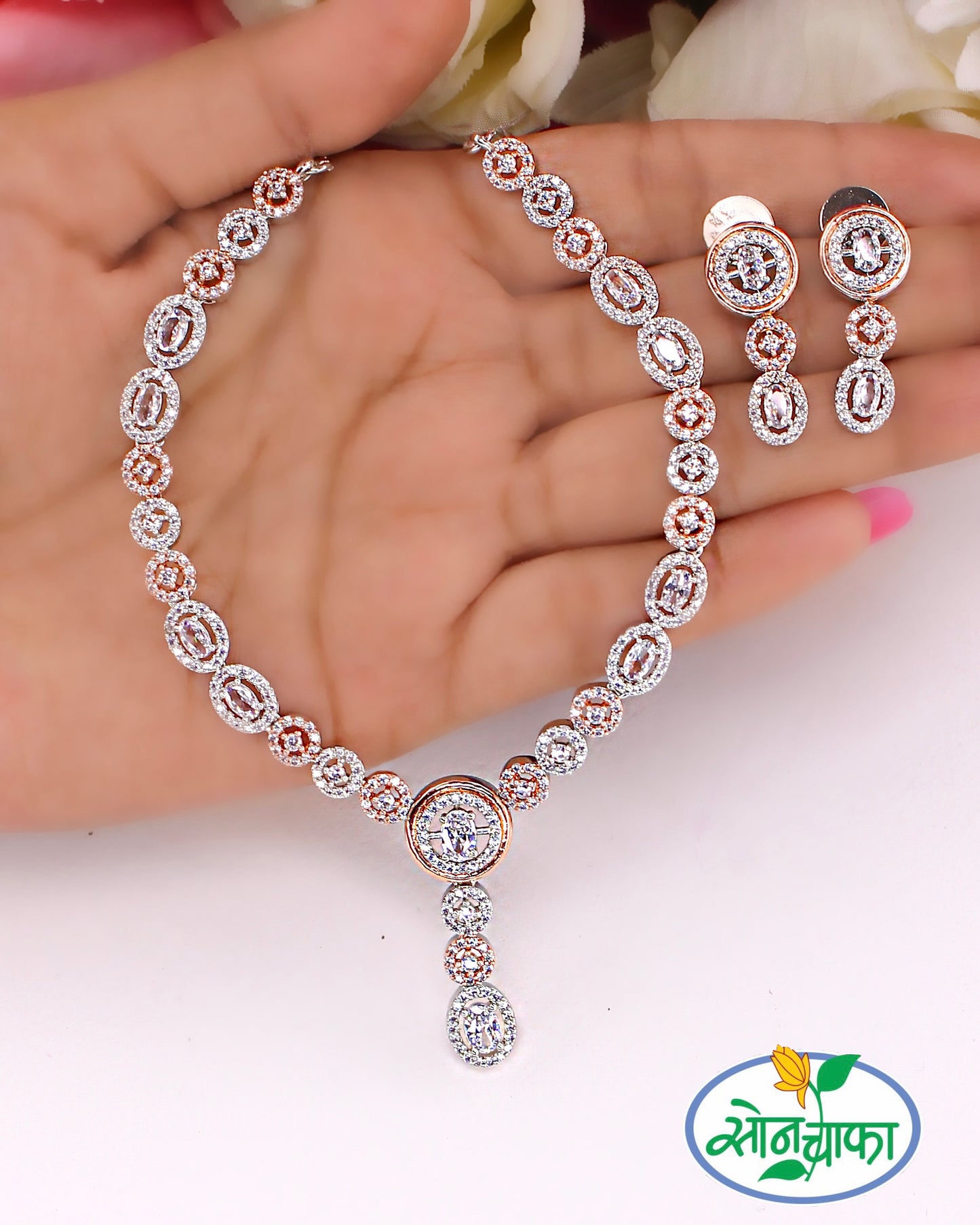 ENTWINED DIAMOND NECKLACE