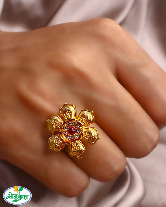 RADIANT ANTIQUE RING