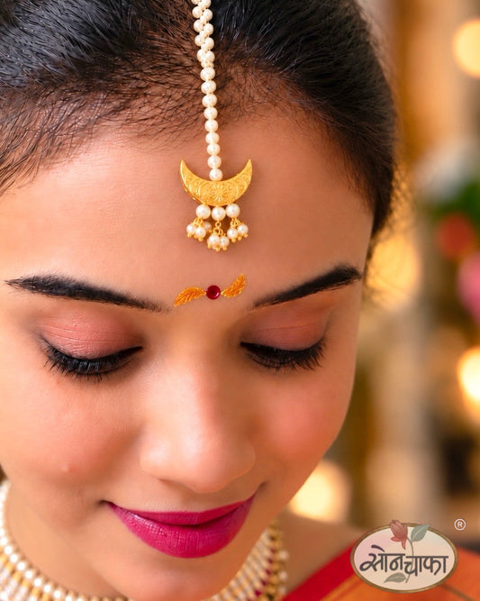 HALF-MOON PEARL BINDI