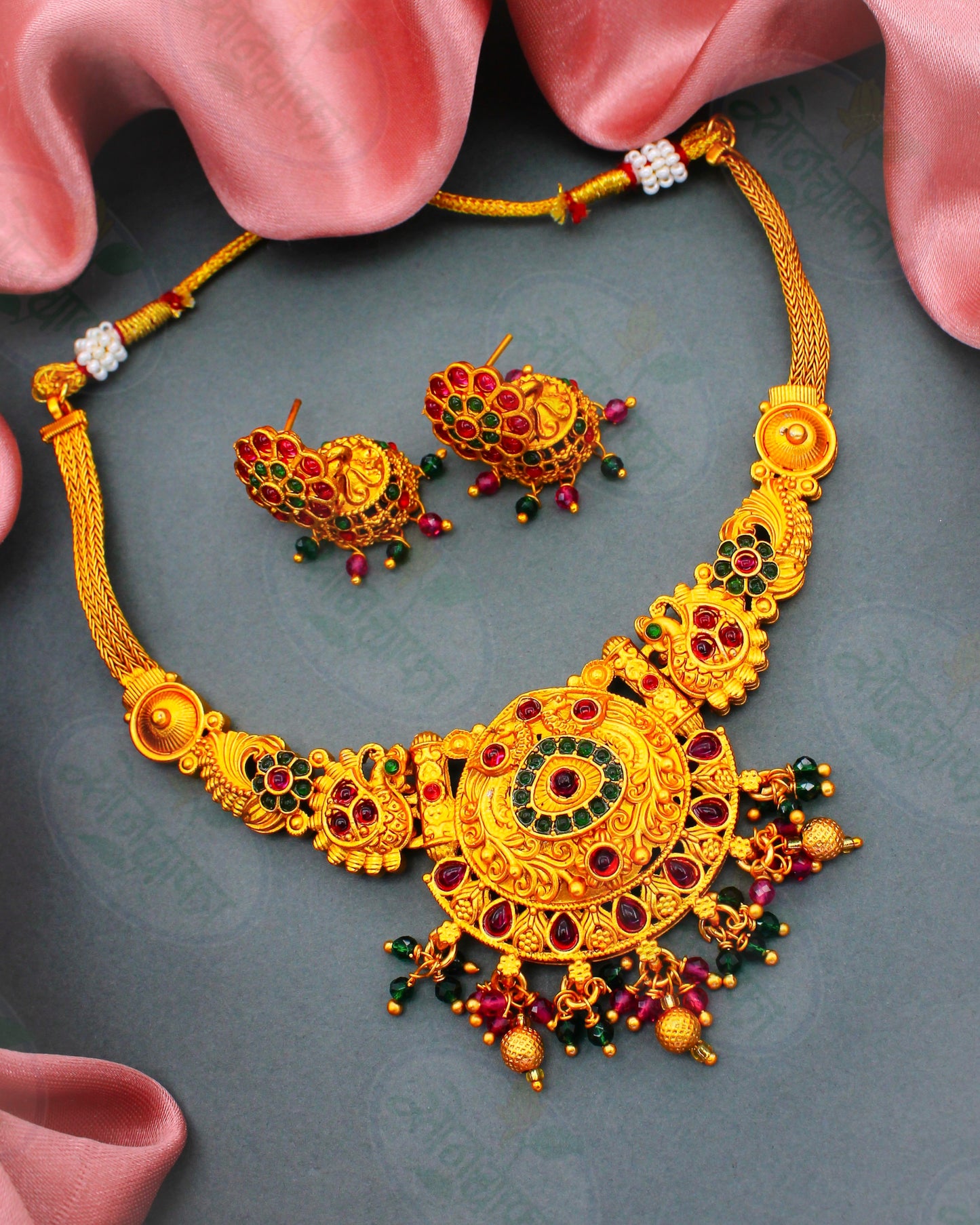 PRETTY PESHWAI NECKLACE