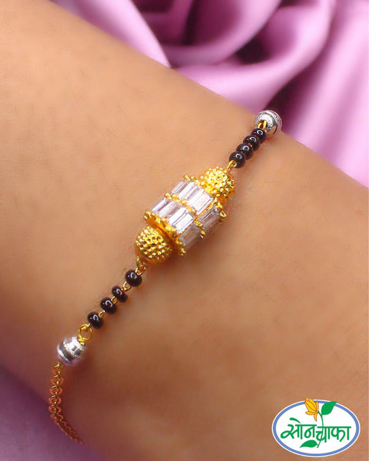 FANCIABLE WHITE STONE BRACELET