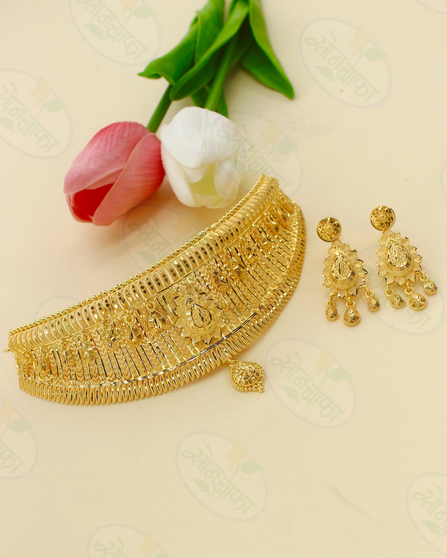 DROPLET DESIGNER NECKLACE