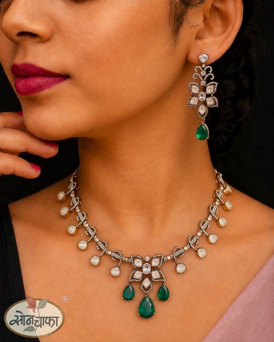 PRETTY RAJASI NECKLACE