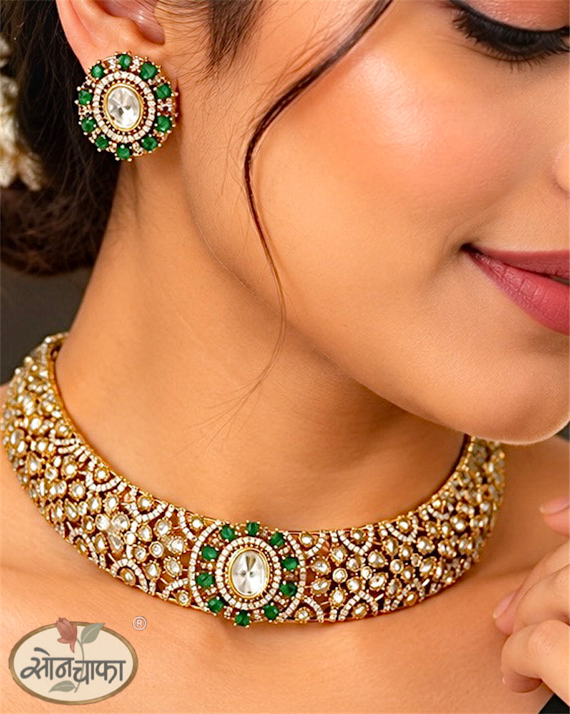 OVEL ELEGANCE NECKLACE