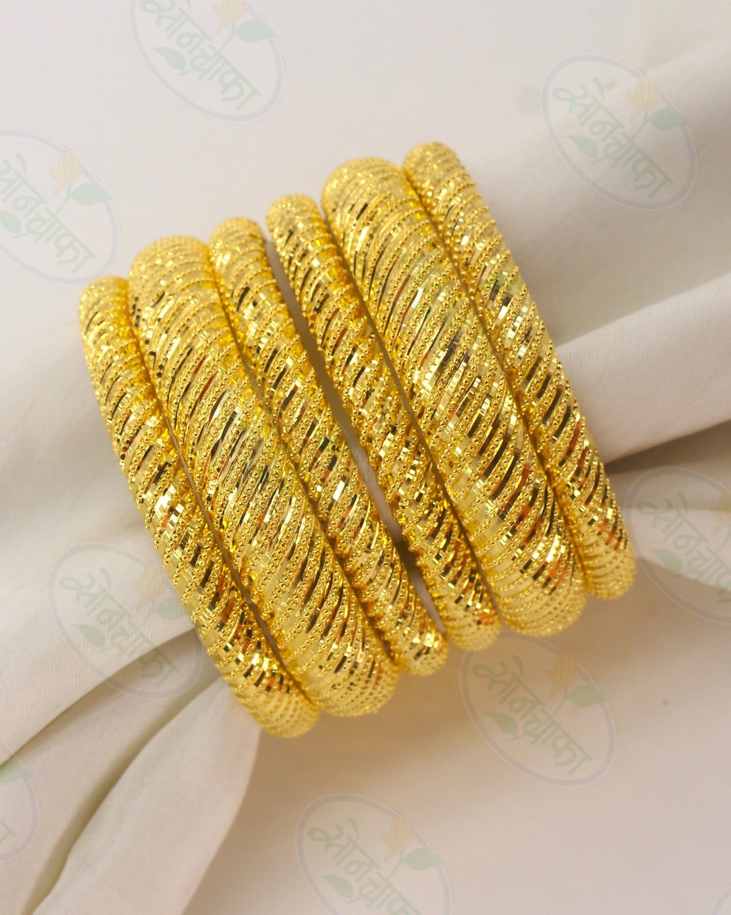 GRACEFUL GOLD PLATED BANGLES