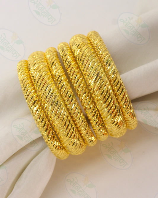 GRACEFUL GOLD PLATED BANGLES